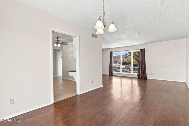 Building Photo - 6621 Mesa Grande Ave