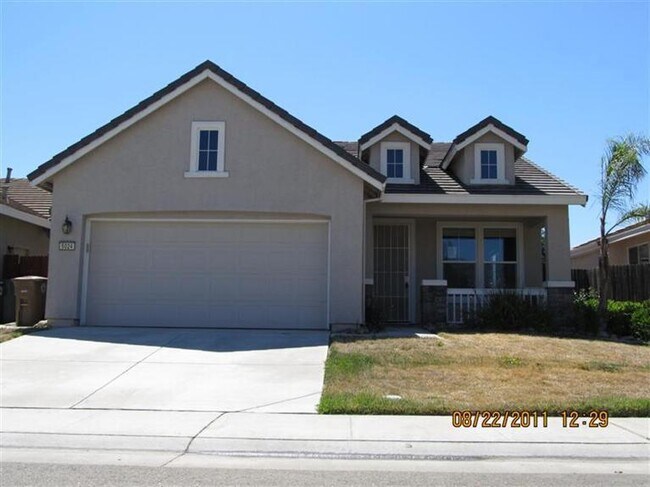Building Photo - Great Home!