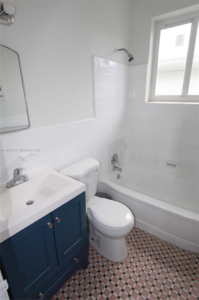 Building Photo - 1115 Euclid Ave