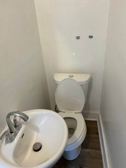 Apt 3 - 1011 S Willett St