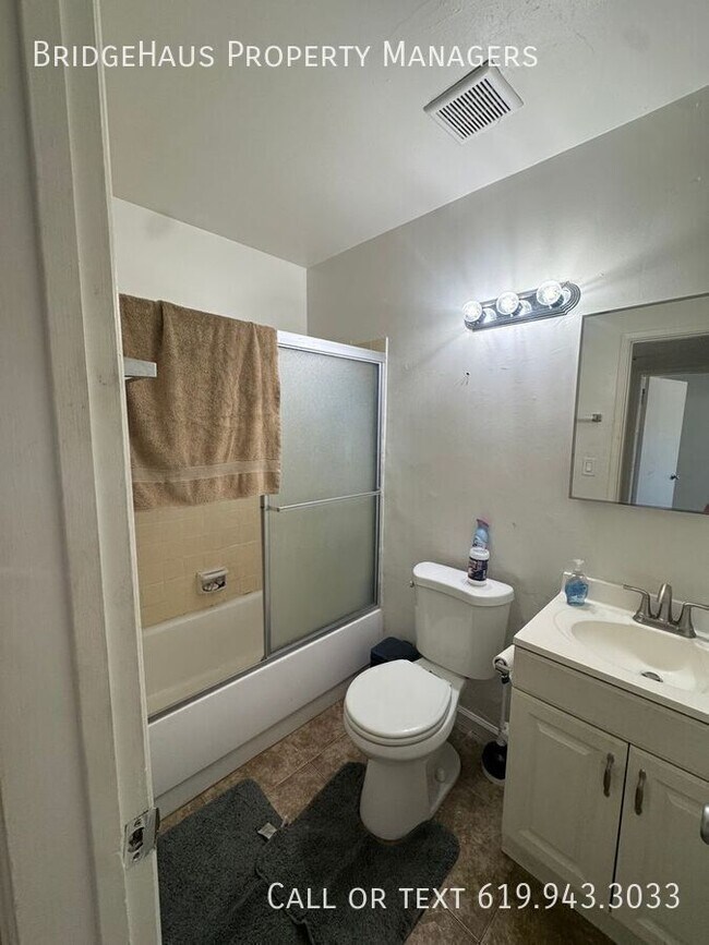 Building Photo - 1000 Leslie Rd