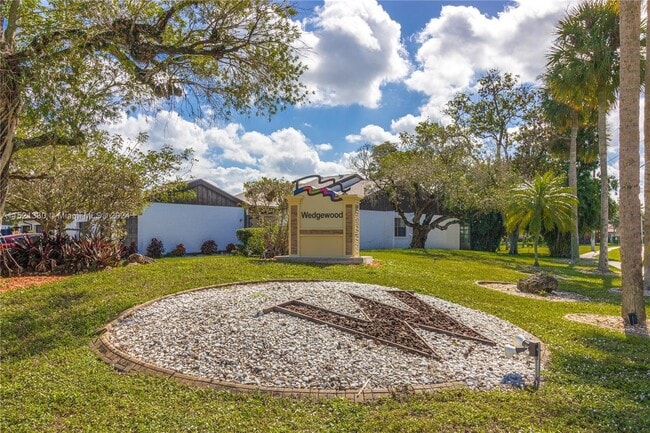 Primary Photo - 6343 Pinehurst Cir