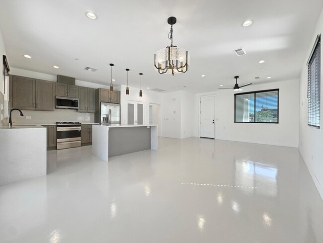 Building Photo - 33595 Rancho Vista Dr