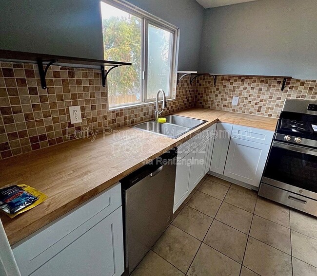 Building Photo - 149 Terracina Way