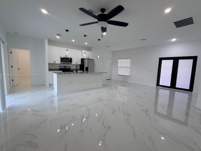 Building Photo - 2706 72nd St W