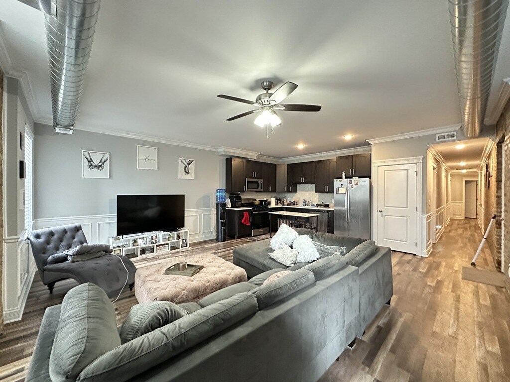 Building Photo - 4117 S Michigan Ave