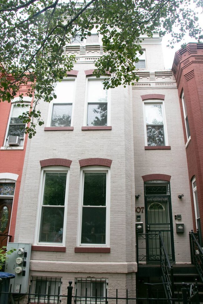 Building Photo - 607 P St NW