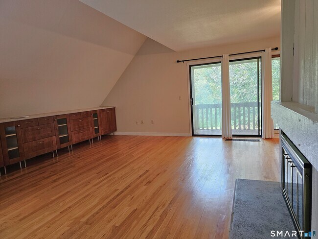 Building Photo - 83 Mallard Dr