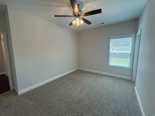 Building Photo - Beautiful 4BR Home in Athens with Bonus Room & Fenced Yard