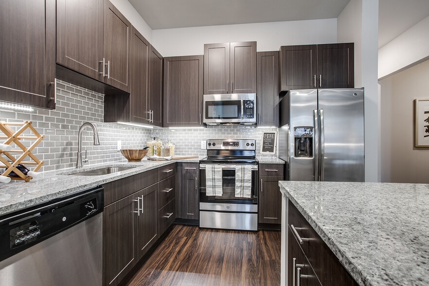 Building Photo - Vantage at Spring Creek