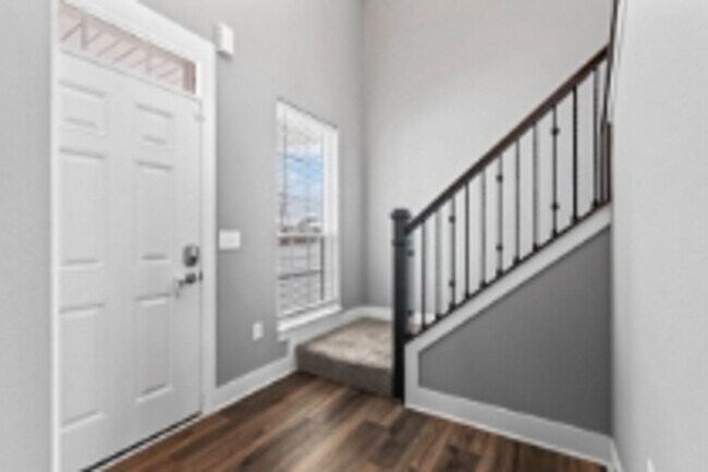 Building Photo - Executive Rental: Spacious 4-Bedroom Home in Oconomowoc!