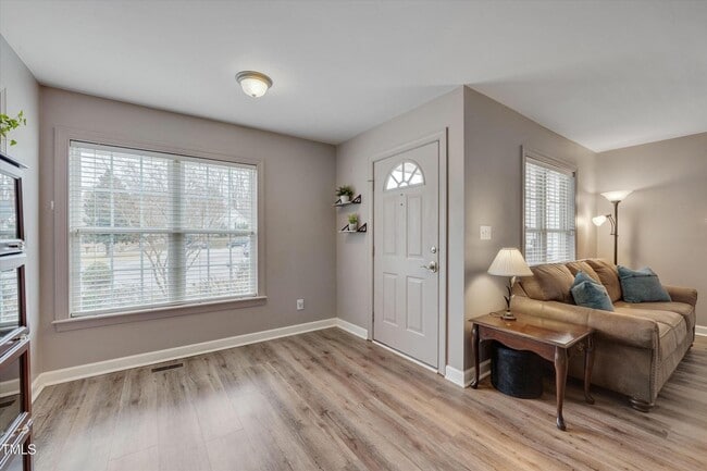 Building Photo - Great 3 Bedroom Home on Cul-de-Sac Lot with Garage & Screened Porch