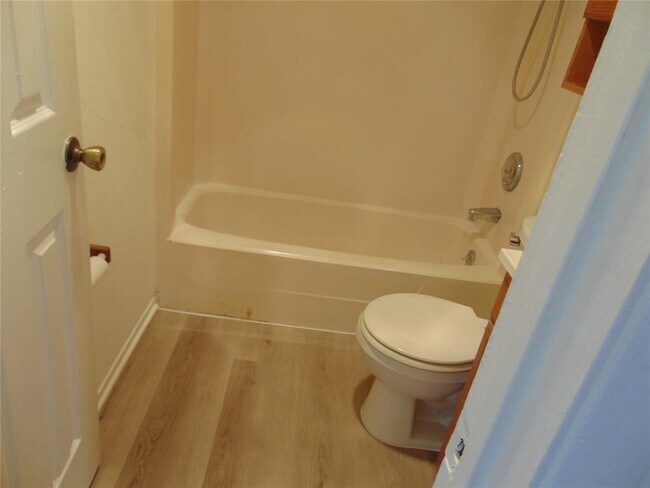 Building Photo - 903 Chisholm Cove