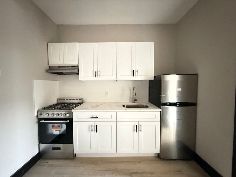89-91 E 25th St 6 - 90 E 25th St