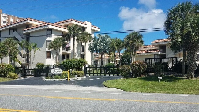 Building Photo - 4100 N Hwy A1A