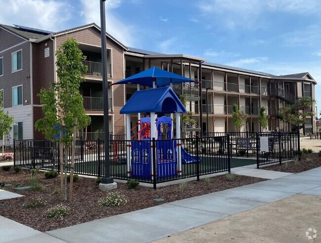 Building Photo - Rancho Colus