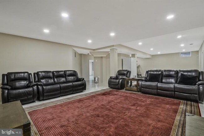 Building Photo - 2393 Watters Glen Ct