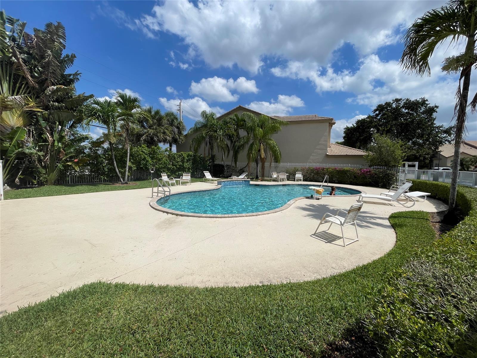 Building Photo - 5031 Madison Lakes Cir W