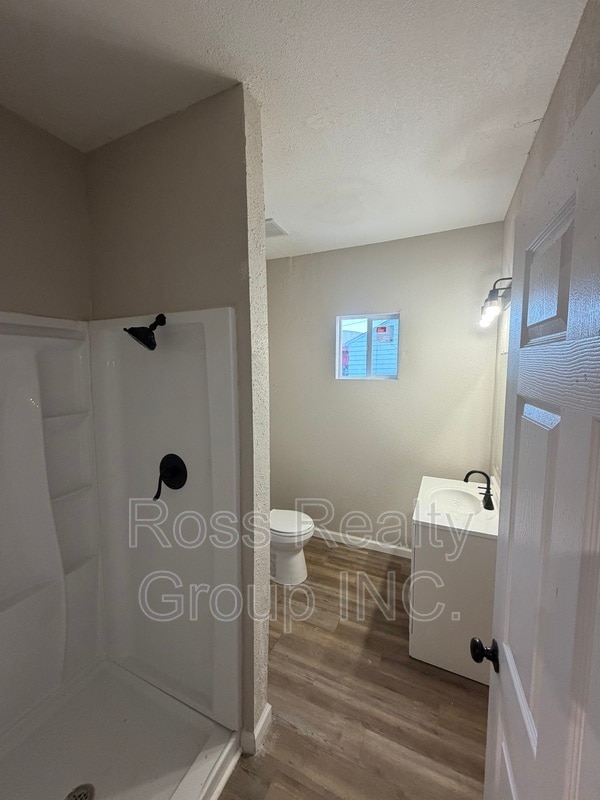 Building Photo - 1441 N Erie St