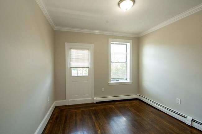 Building Photo - 24 Seaver St