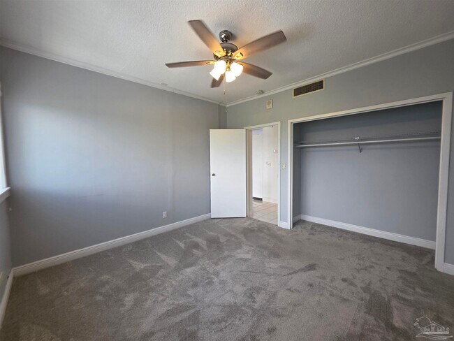 Building Photo - 825 Bayshore Dr