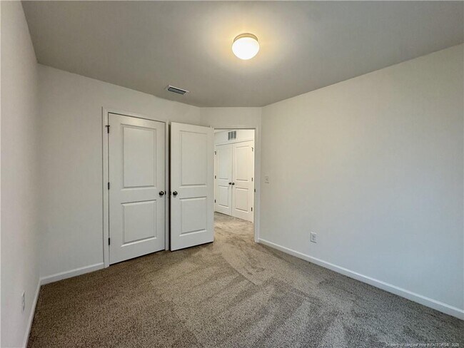 Building Photo - 81 Camel Crazies Pl