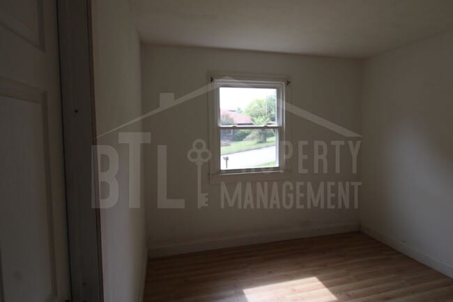 Building Photo - 3 Bedroom & 1 Bath Home