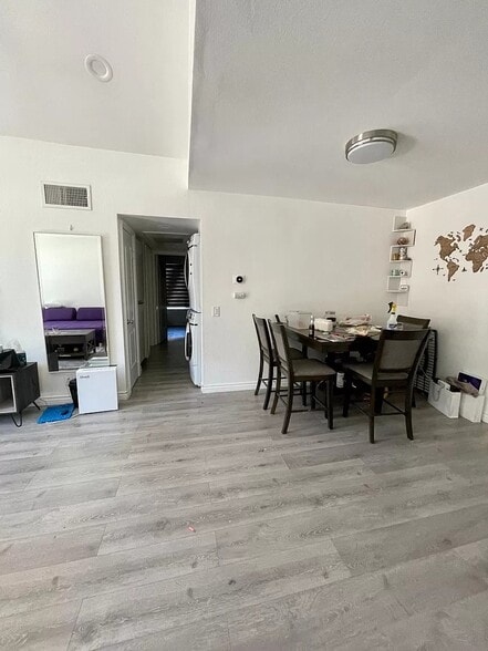 Building Photo - 22775 Lakeway Dr