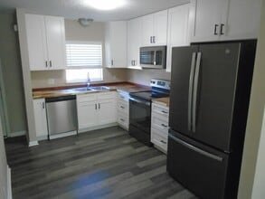 Building Photo - 733 Laurel Bay Cir