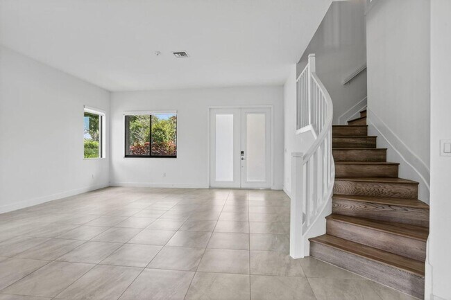 Building Photo - 10990 Oceano Wy