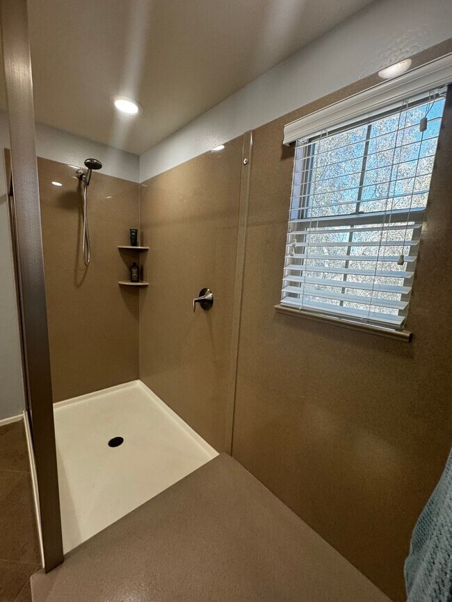 Building Photo - 4 BEDROOM HOME IN COLDWATER RANCH