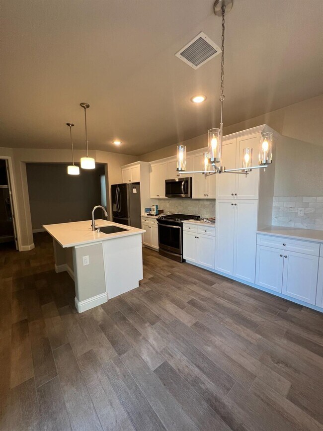 Building Photo - 1394 E Via Dorata Way