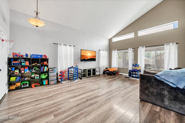 Building Photo - 15385 W Cottonwood Cir