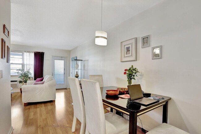 Building Photo - 86 Lyndhurst D