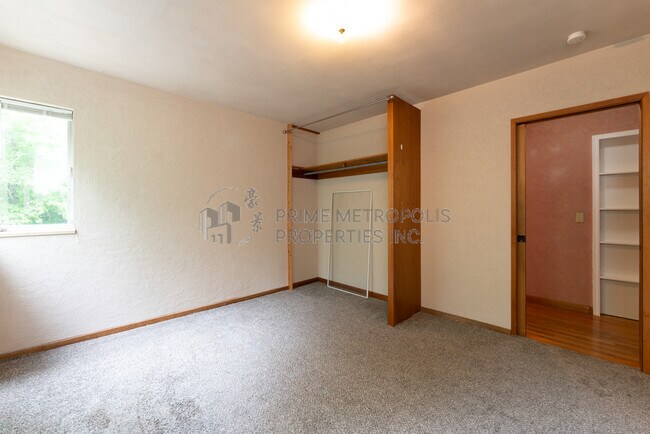 Building Photo - 11322 Exeter Ave NE