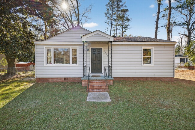 Building Photo - 2221 Woodward Ave