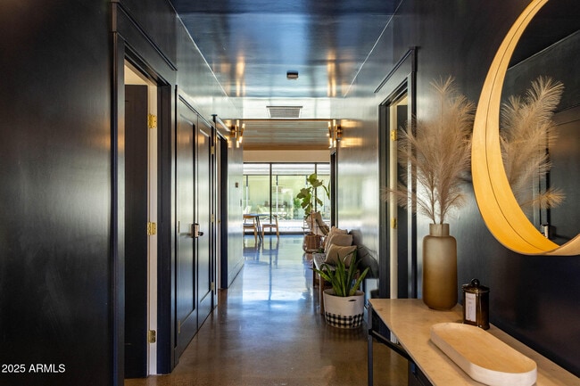 Building Photo - 68 W Lewis Ave