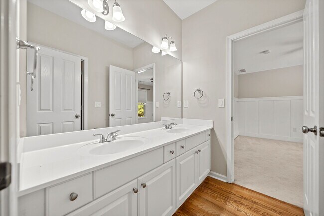 Building Photo - 521 Wooded Mountain Trail