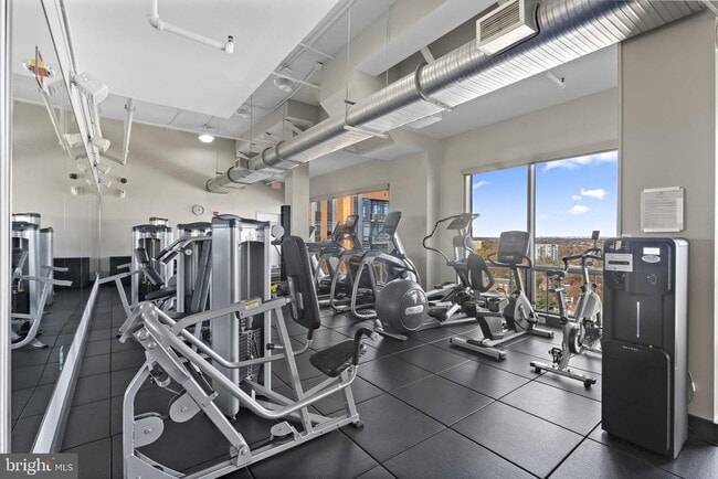 Building Photo - 1536 N Scott St