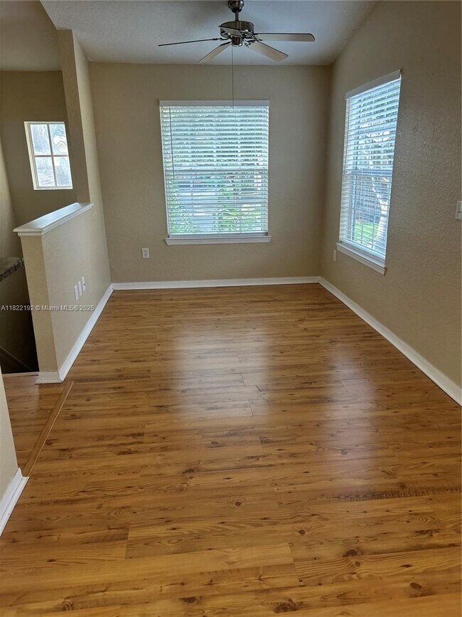 Building Photo - 852 Grand Regency Pointe