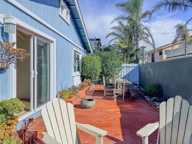 Building Photo - 4954 Dolphin Way