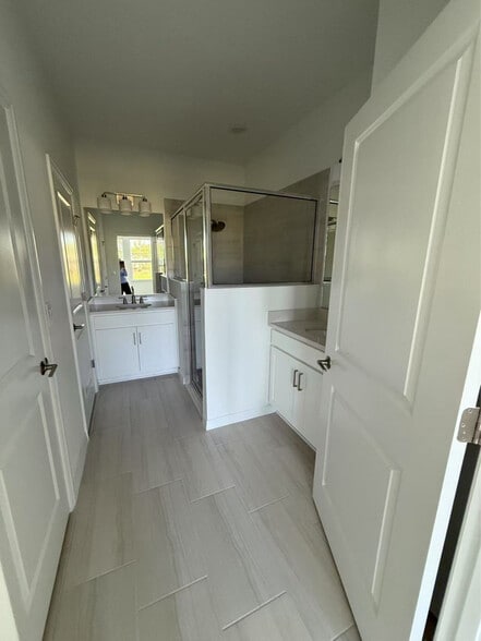 Building Photo - 15041 Shady Palms Ln