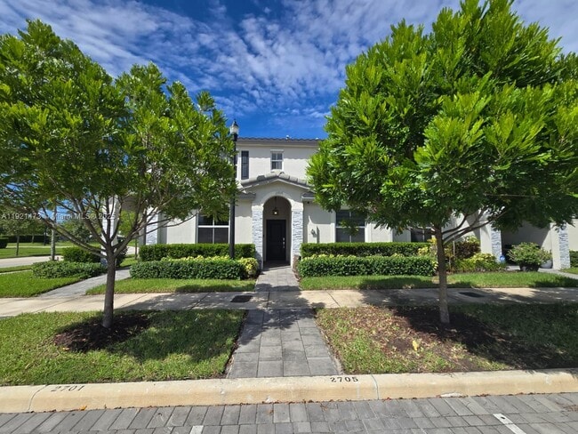 Primary Photo - 2705 SE 15th St