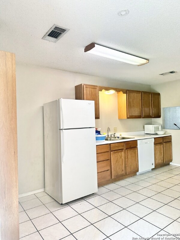 Building Photo - 821 Nancy Ln