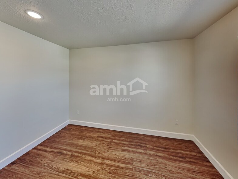 Building Photo - 1339 White St