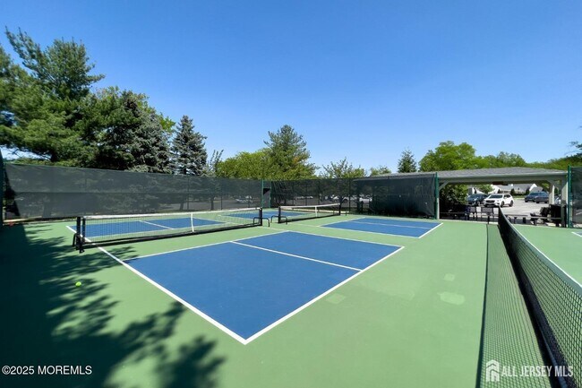 Building Photo - 663 Yorktown Ln