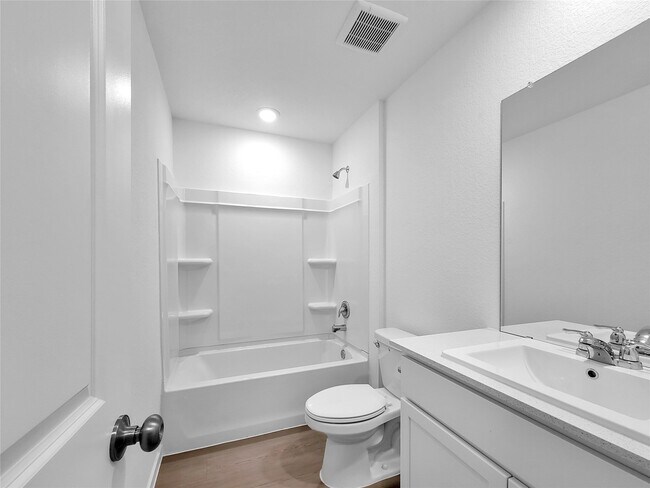 Building Photo - 1619 Winwood Dr