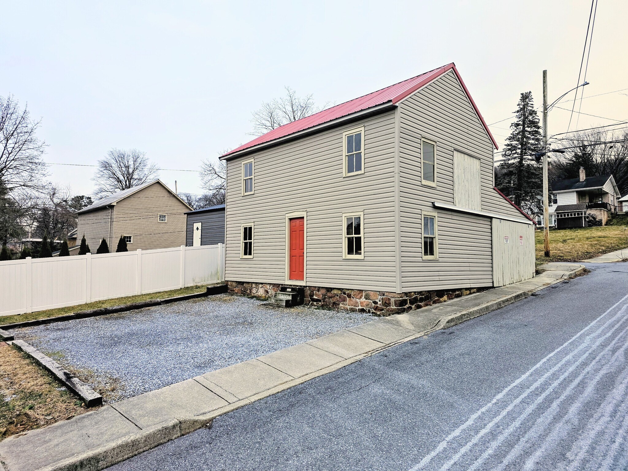 Building Photo - 103 Lincoln Ave