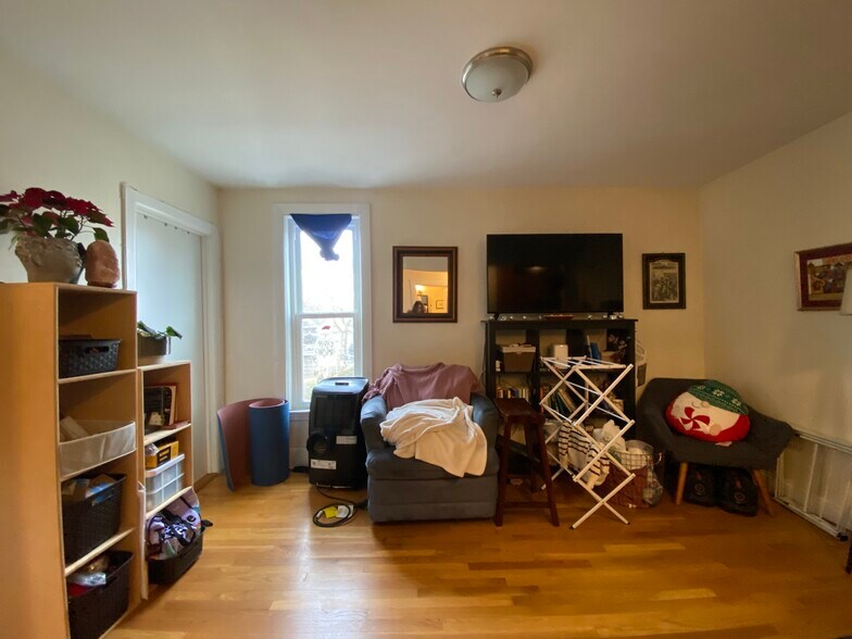 Building Photo - 11 Leverett St