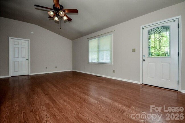 Building Photo - 7730 Deer Track Dr